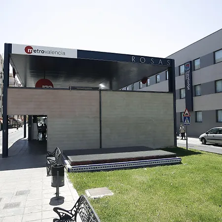 Travelodge Valencia Aeropuerto-3