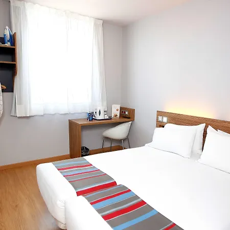 Travelodge Valencia Aeropuerto-2